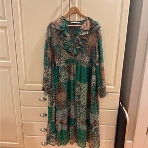 Elegant Green Patterned Dress